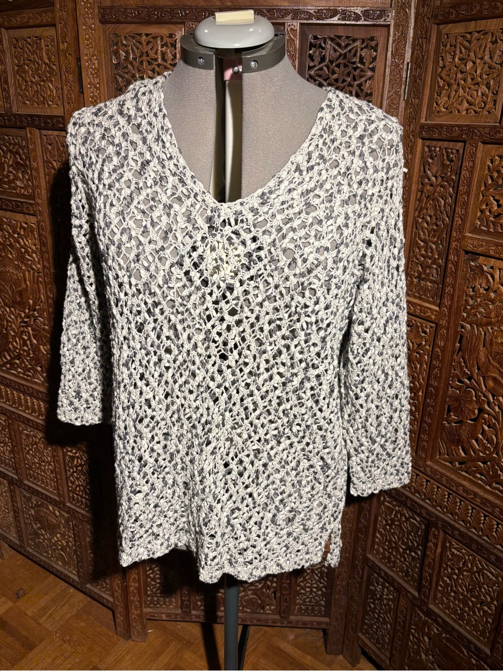 J Jill Open-Knit V-Neck Women's Sweater - White/Grey